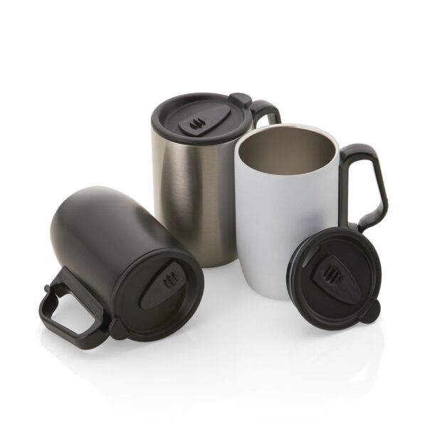 Linha completa em Brindes Corporativos. 10.000 itens entre Caneca Inox Personalizada, com sacolas, chaveiros, mochilas, kits churrasco.