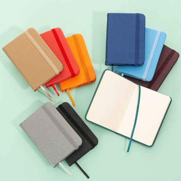 Linha completa em Brindes Corporativos. 10.000 itens entre Mini Caderneta tipo Moleskine, com sacolas, chaveiros, mochilas, kits churrasco.