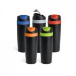 Linha completa em Brindes Corporativos. 10.000 itens entre Copo para Viagem Personalizado, com sacolas, chaveiros, mochilas, kits churrasco.